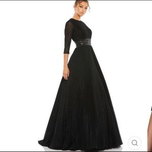MAC DUGGAL Black 3/4 SLEEVE BALLGOWN DRESS size 12